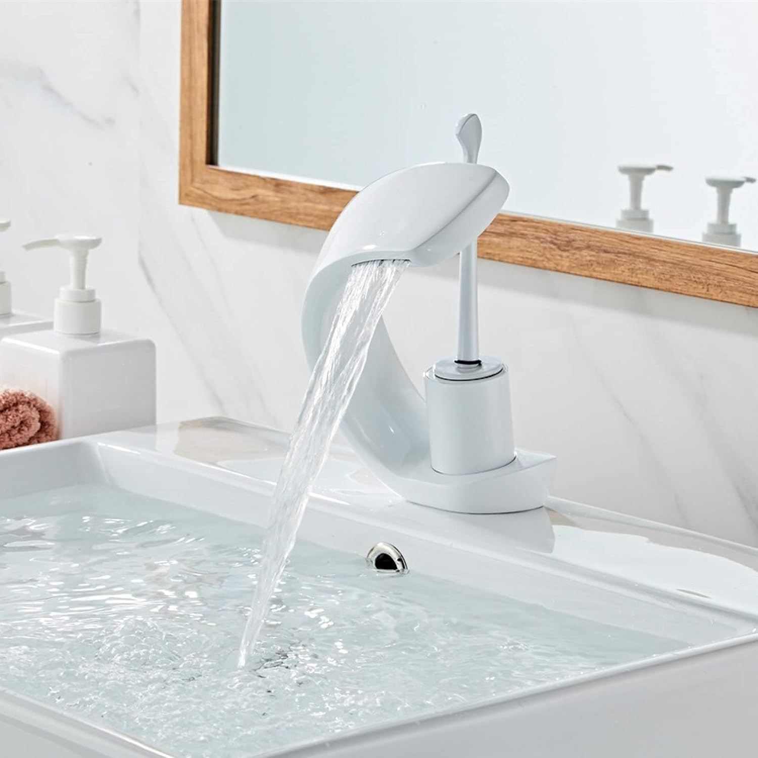 テーブルクロス エドラダワー蒸溜所 イラスト エドラダワー 蒸溜所